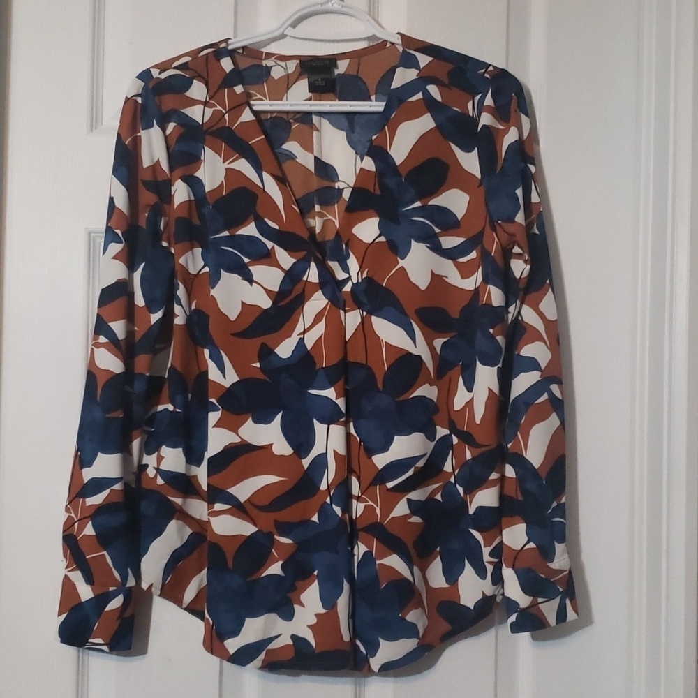 Ann Taylor V neck longsleeve blouse